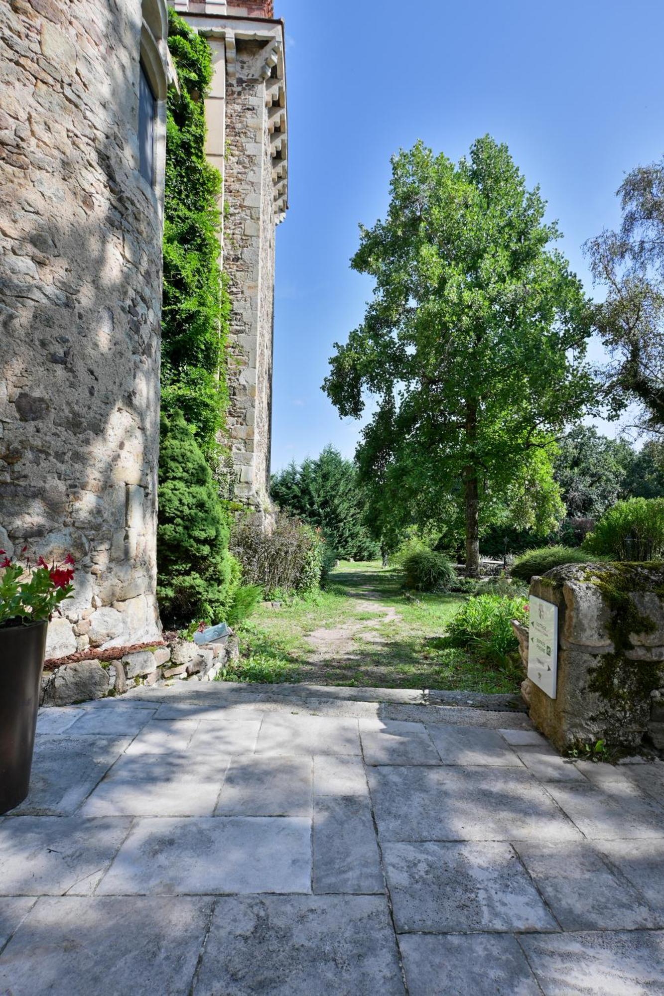 Chateau De Codignat Hotel